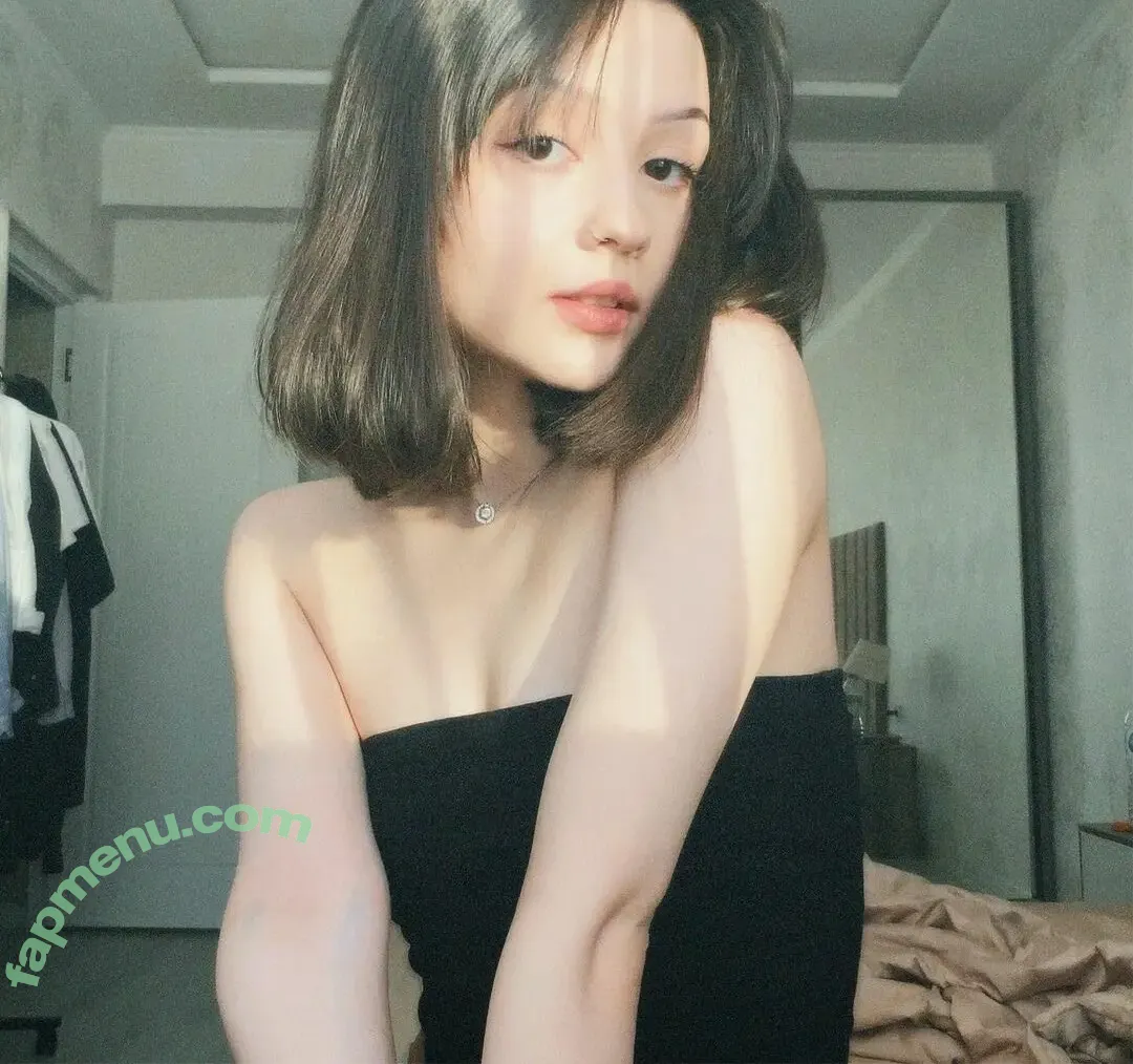 Loonassoftfeet nude photo #0005 (loona_softfeet)