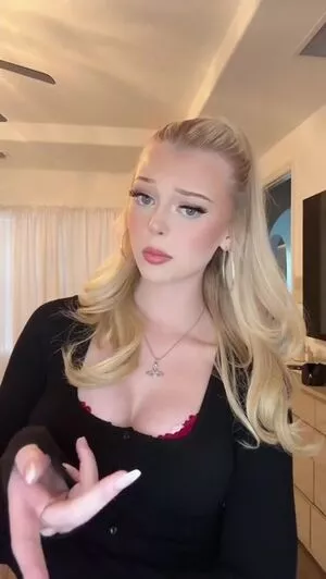 Loren Gray / iamlorengray / loren / lorengray nude photo #0337