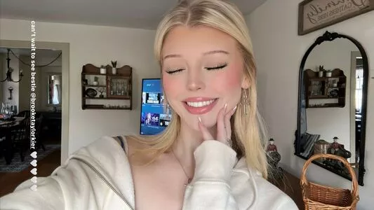 Loren Gray / iamlorengray / loren / lorengray nude photo #0376