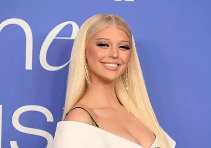 Loren Gray / iamlorengray / loren / lorengray nude photo #0402