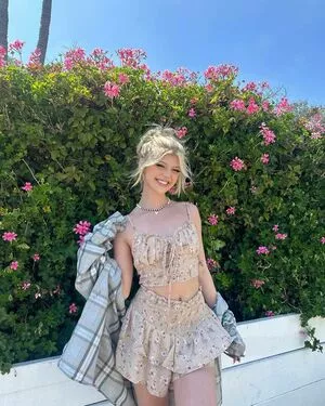 Loren Gray / iamlorengray / loren / lorengray nude photo #0684
