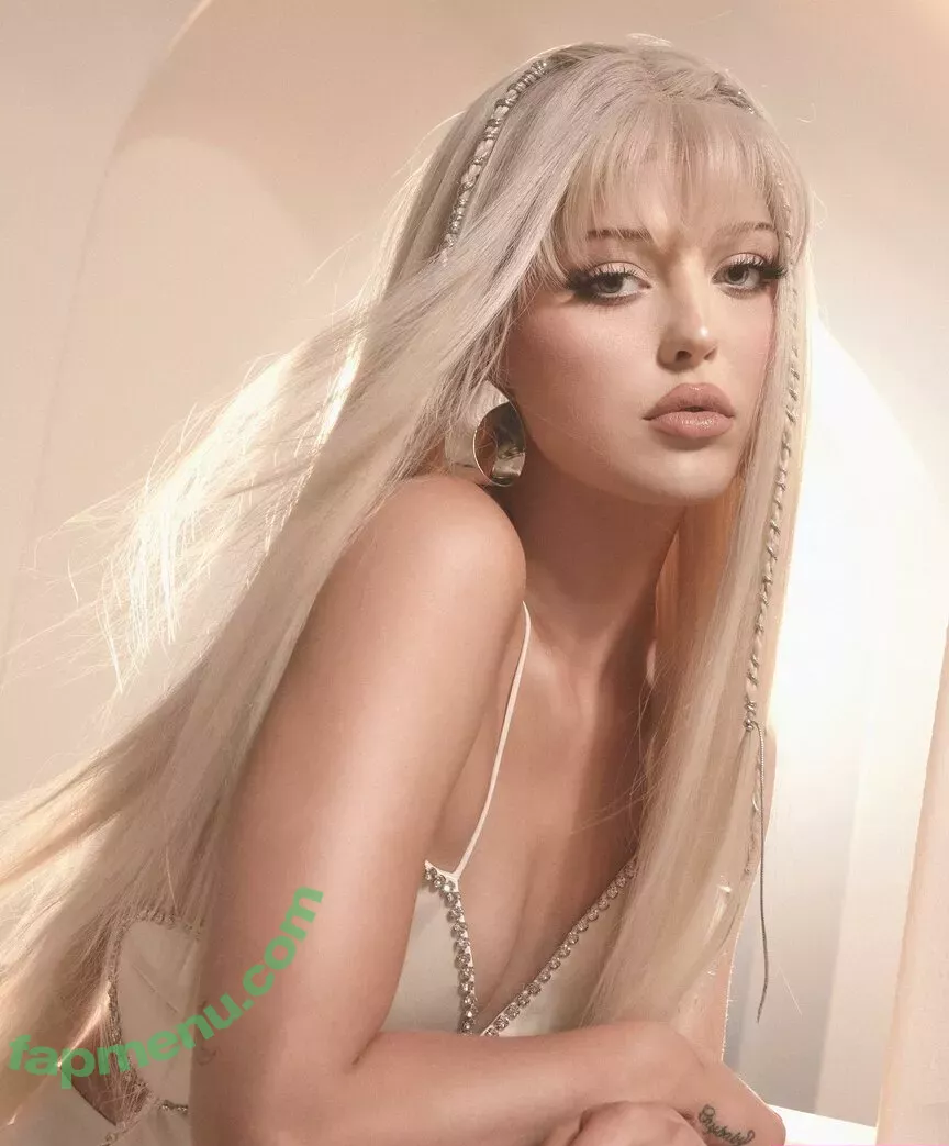 Loren Gray nude photo #0611 (iamlorengray / loren / lorengray)
