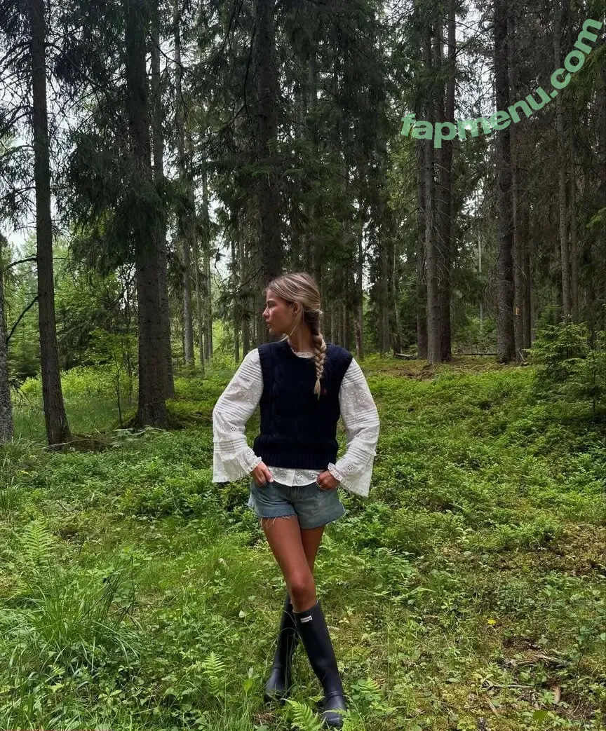 Lotta Emilie Stichler nude photo #0231 (lotta.stichler / lottastichler)