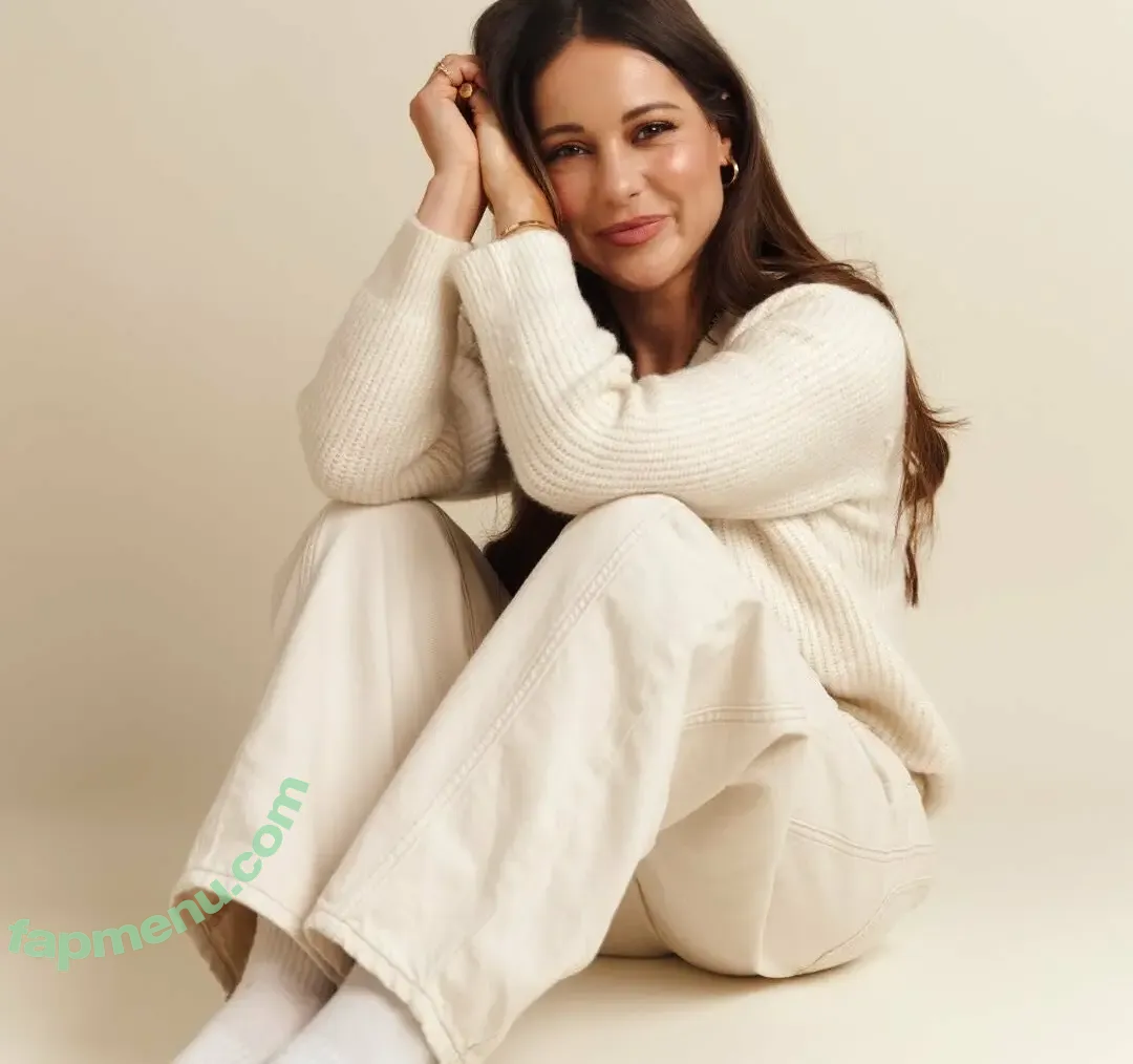Louise Thompson nude photo #0029 (louise.thompson / samt907)