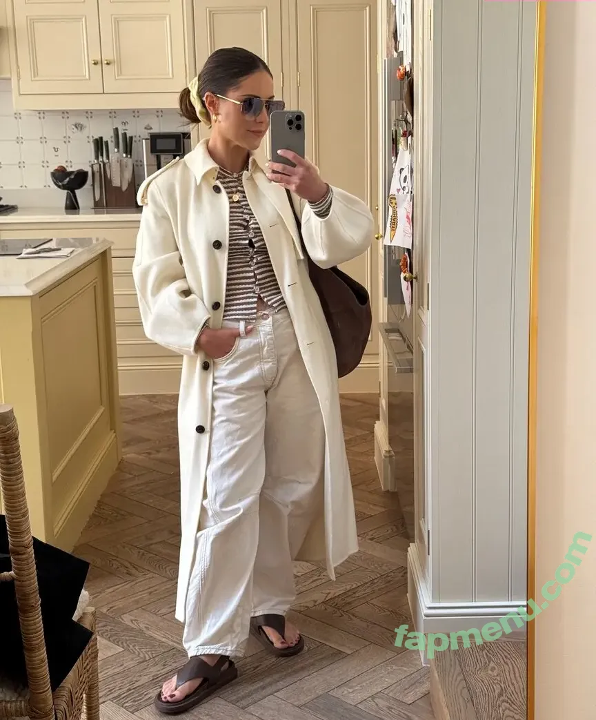 Louise Thompson nude photo #0041 (louise.thompson / samt907)