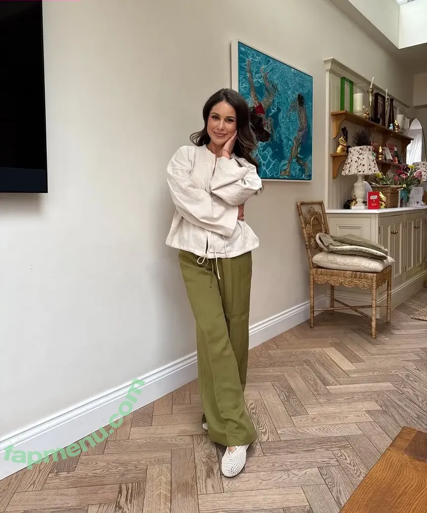 Louise Thompson nude photo #0047 (louise.thompson / samt907)