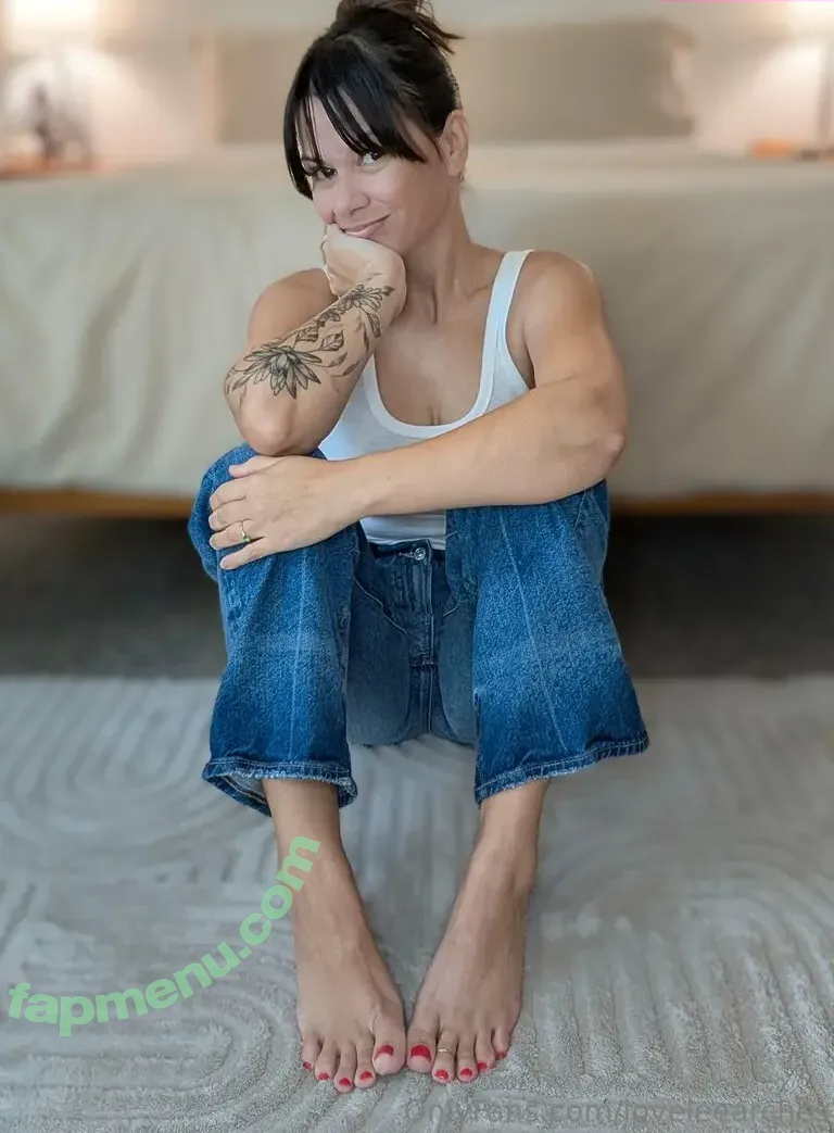 loveleearches nude photo #0307 (loveleearches.22)