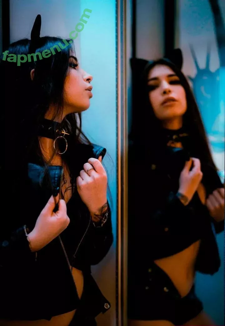 lovelychris nude photo #0008 (lovelychris_)