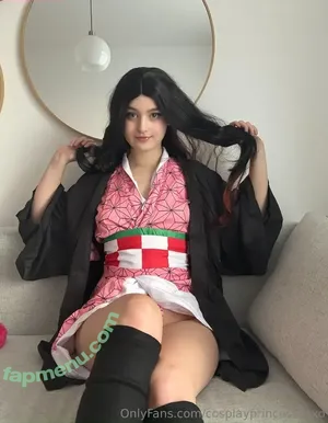 lovelytinnavipxo nude photo #0001