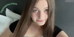 lovelytinnavipxo nude photo #0018