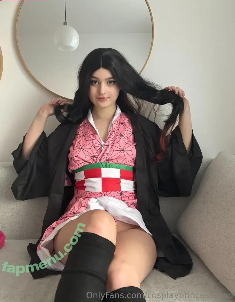 lovelytinnavipxo nude photo #0001 (lovelytinnavipxo)