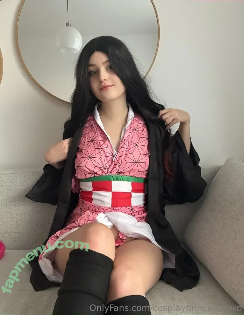 lovelytinnavipxo nude photo #0002 (lovelytinnavipxo)