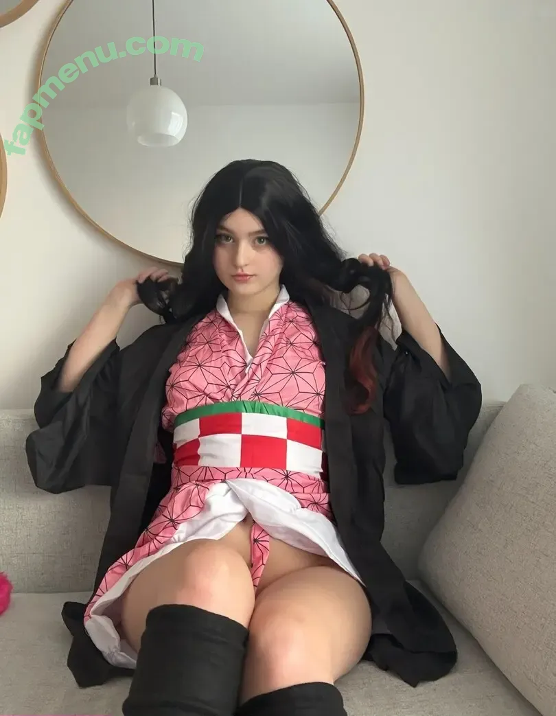 lovelytinnavipxo nude photo #0003 (lovelytinnavipxo)