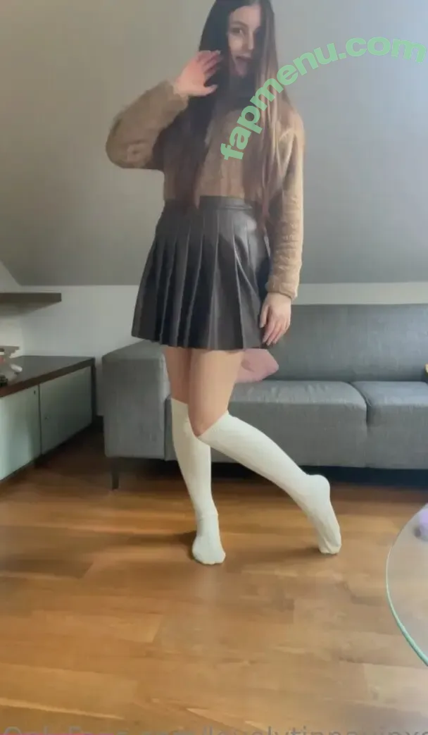 lovelytinnavipxo nude photo #0238 (lovelytinnavipxo)