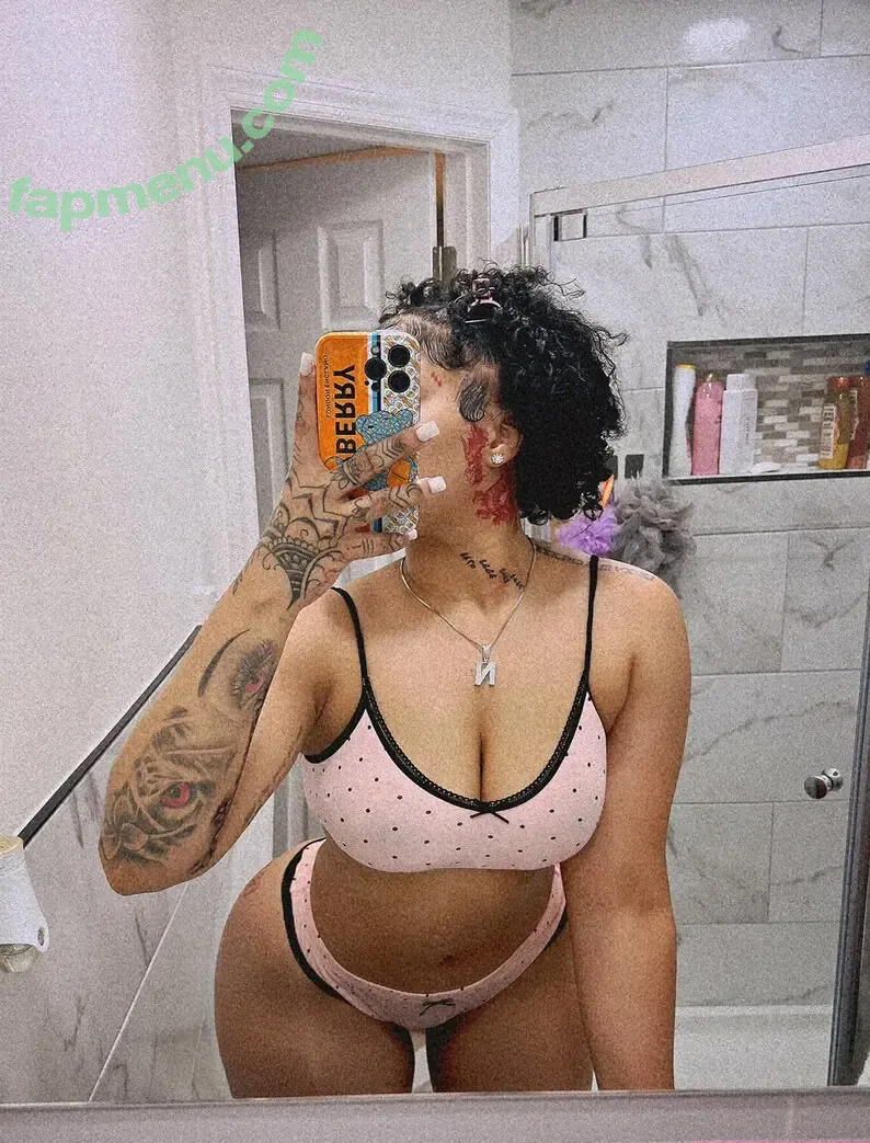 Loveninii nude photo #0002 (imnotniniiiiii / lovenini)