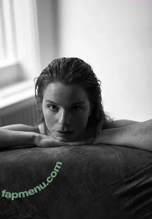 Luca Hollestelle / lucahollestelle nude photo #0124