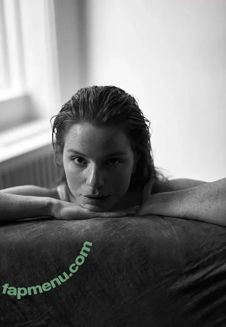 Luca Hollestelle nude photo #0124 (lucahollestelle)