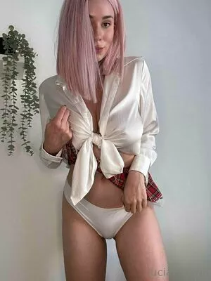lucia.morris / ucantwearthat nude photo #0006