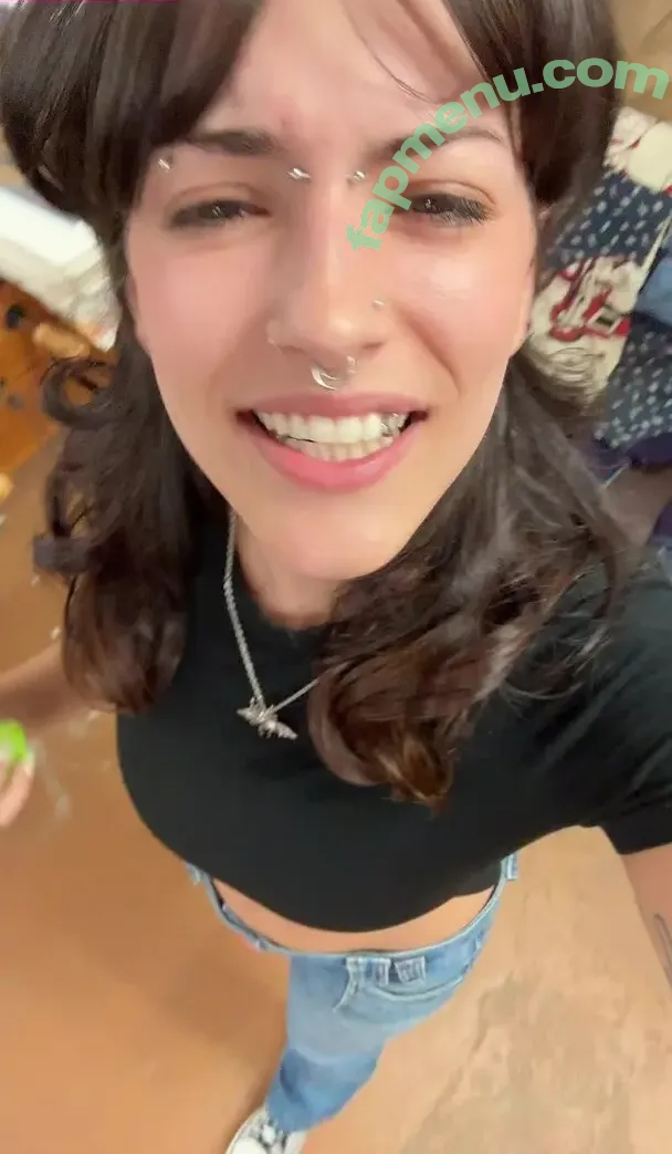 Lucky Ollie nude photo #0016 (luckyolliee)
