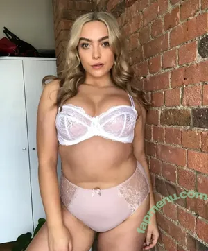 nude photo #0004