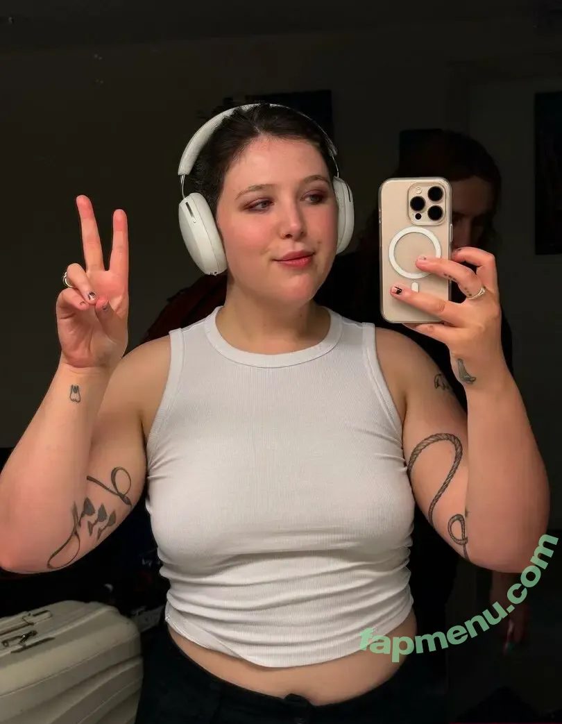 Lucy Dacus nude photo #0041 (lucydacus)