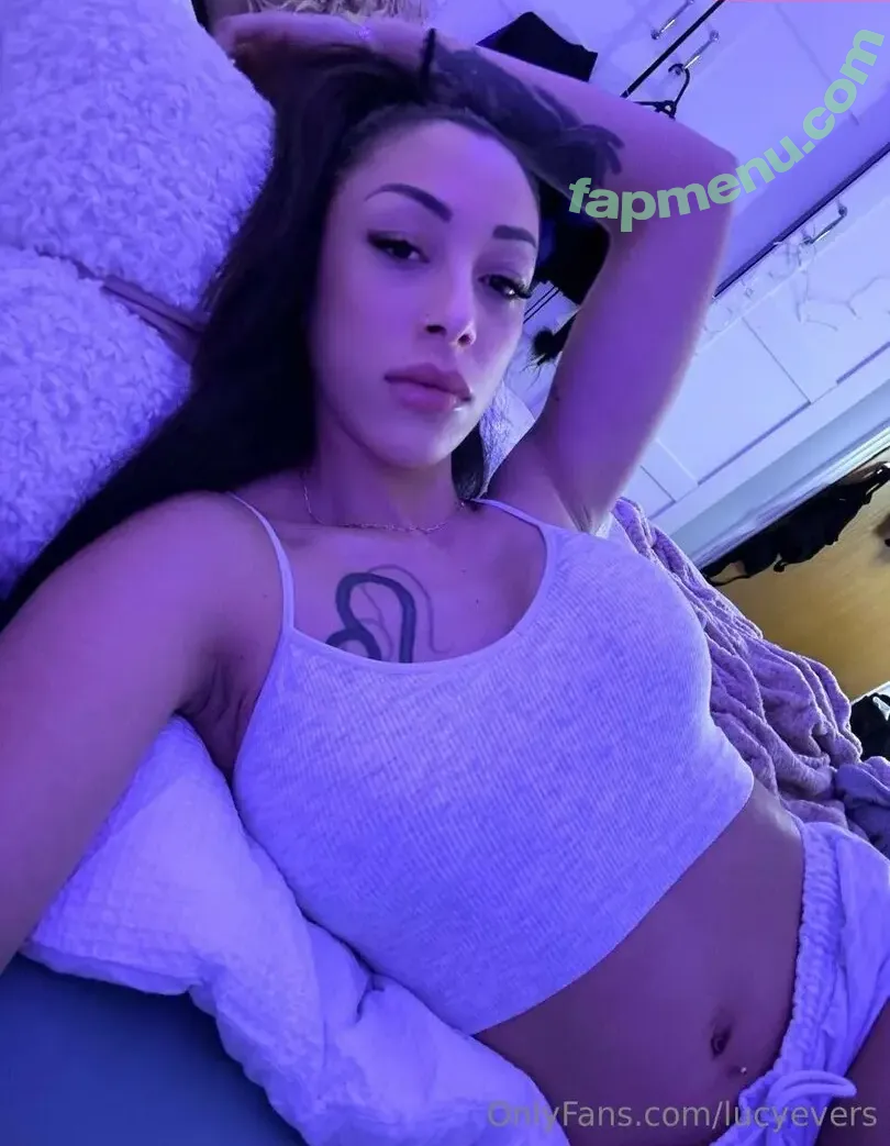 Lucy Evers nude photo #0007 (myfirstperiodpodcast)