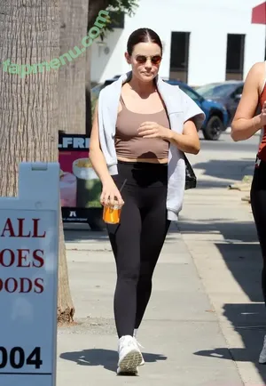 Lucy Hale / lucyhale nude photo #0987