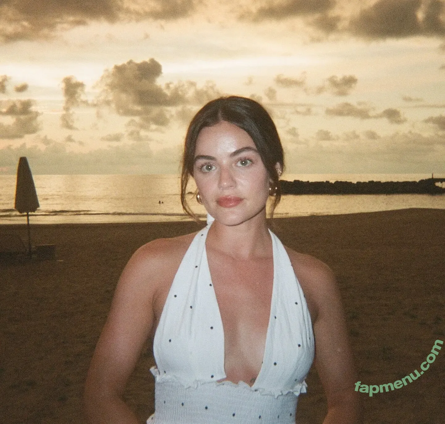 Lucy Hale nude photo #1018 (lucyhale)