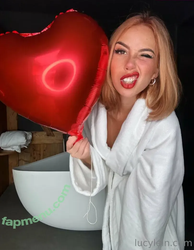 Lucy L3in nude photo #0011 (lucyl3in)