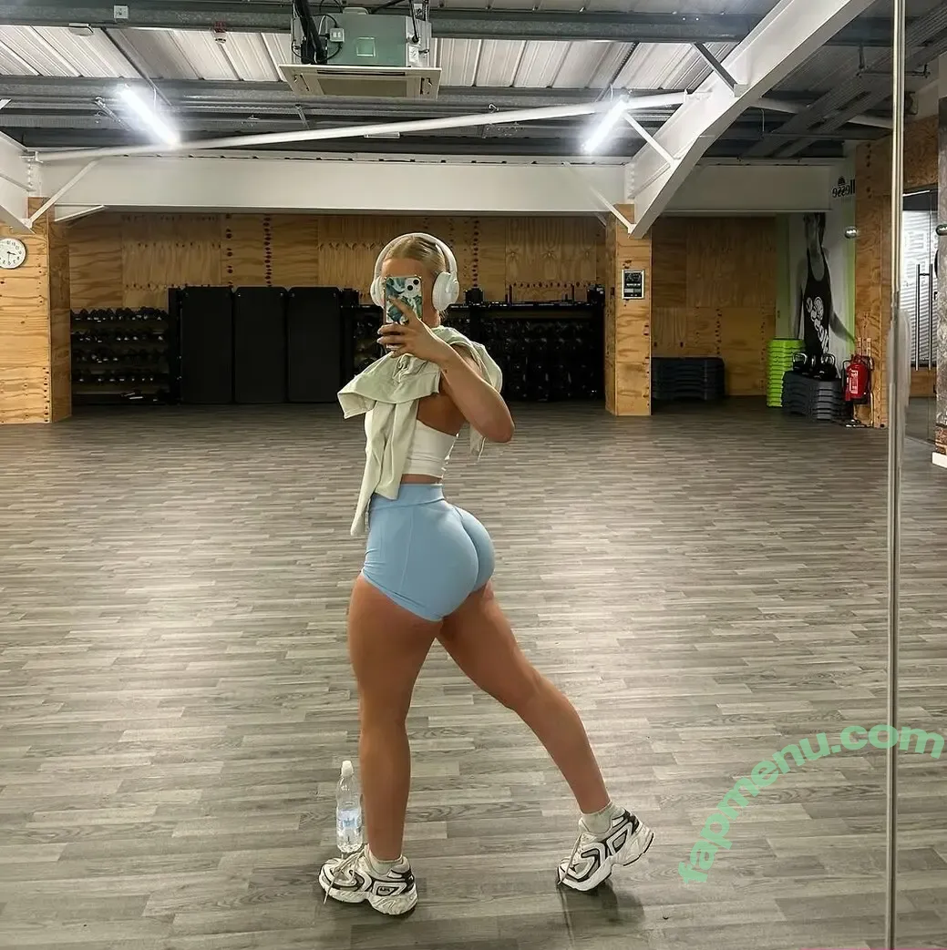 Lucycombe nude photo #0149 (lucynukes / lucynukesfit / luudaw)