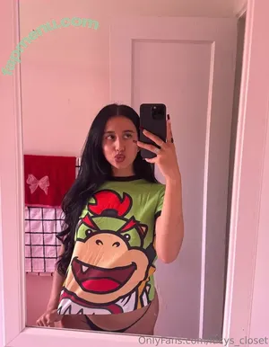 lucys_closet / lucyscloset.uy nude photo #0010