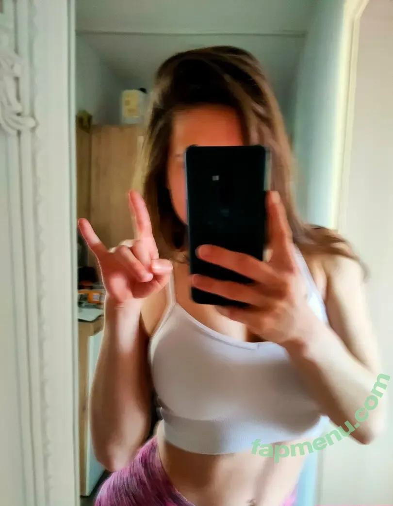 lucyschiller nude photo #0004 (lucy.schiller)