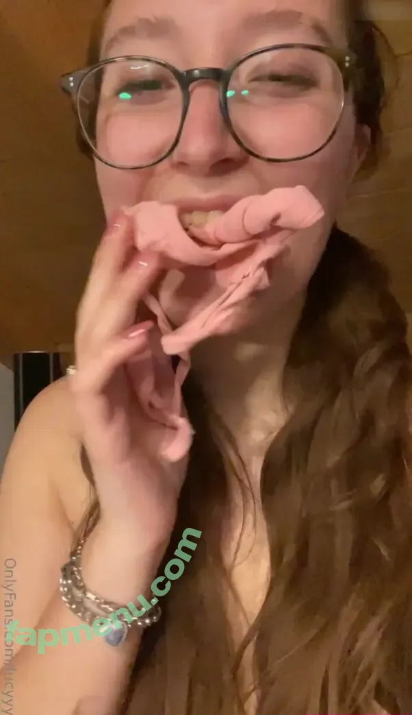 Lucyyy06 nude photo #0079 (Lucyyy06)