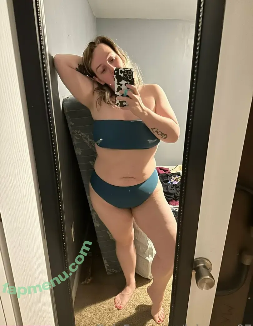 lulanana97 nude photo #0008 (lularanaebae)