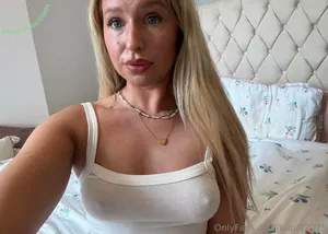  nude photo #0002