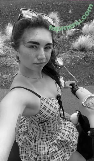 Lunchbaglujan / Haylujan nude photo #0019