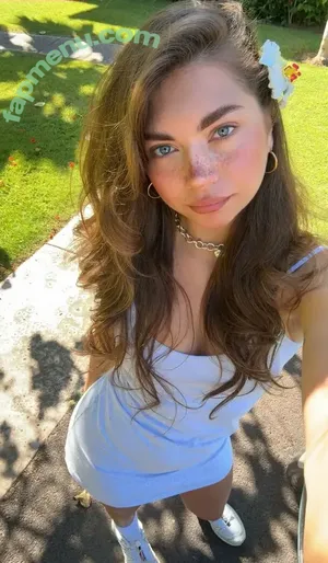 Lunchbaglujan / Haylujan nude photo #0009