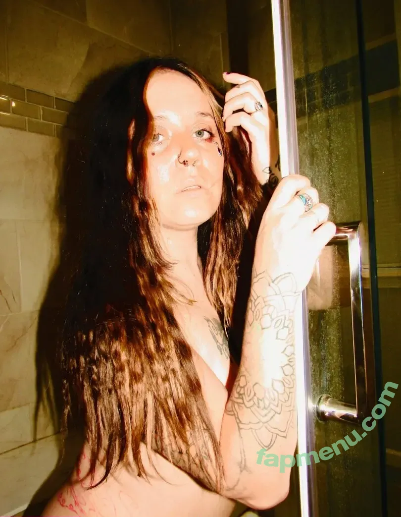 lyaranatalyafree nude photo #0009 (lyaranatalya.artist)