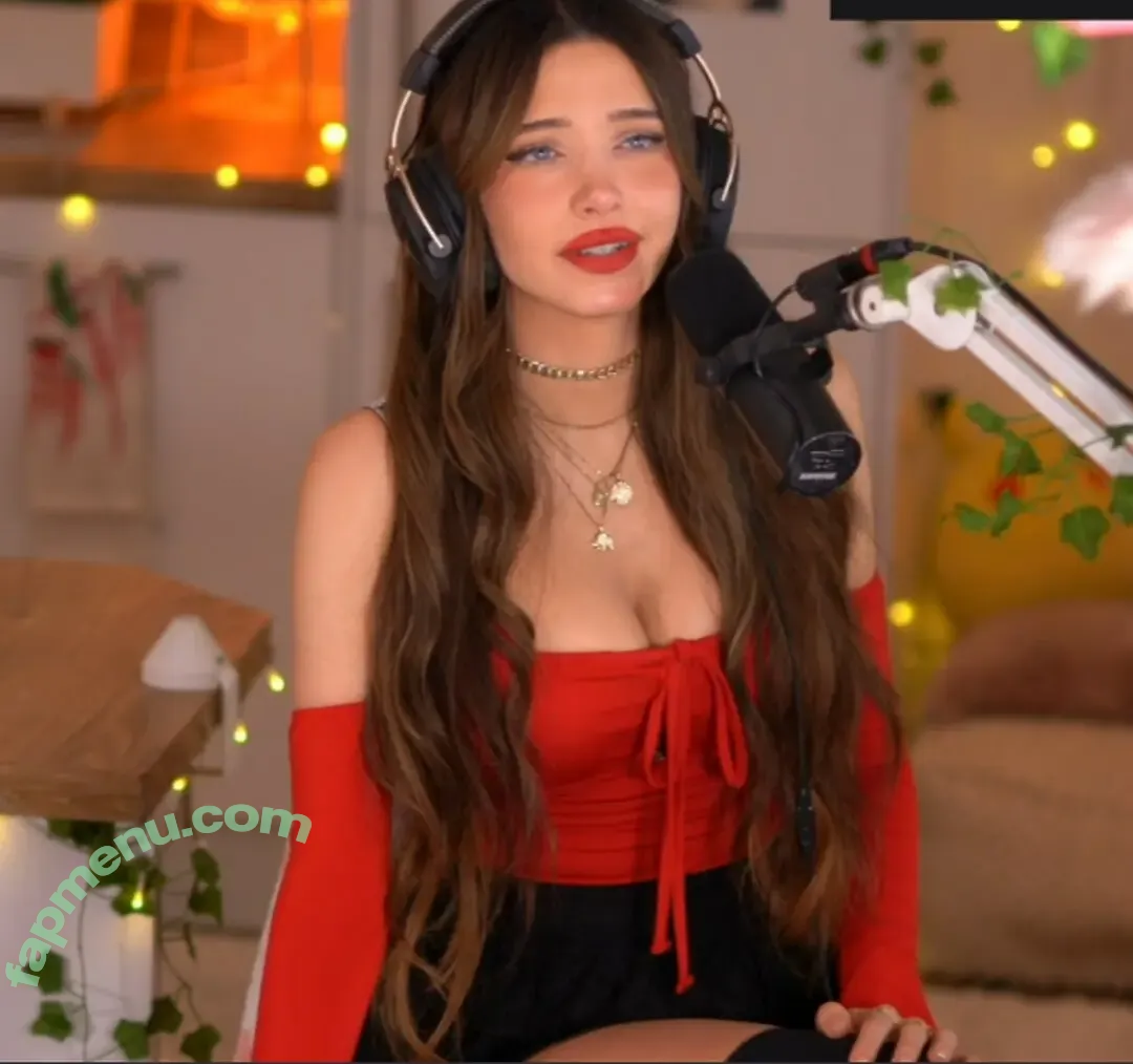 lydiaviolet nude photo #0003 (lydiavioletttv)