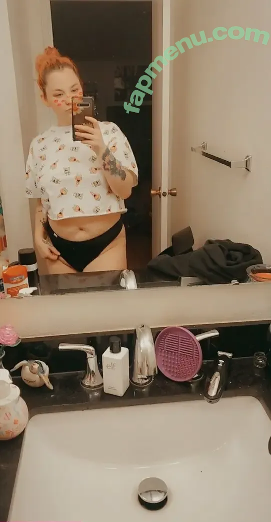Lylacuteasducks nude photo #0016 (lylacuteasducks21)
