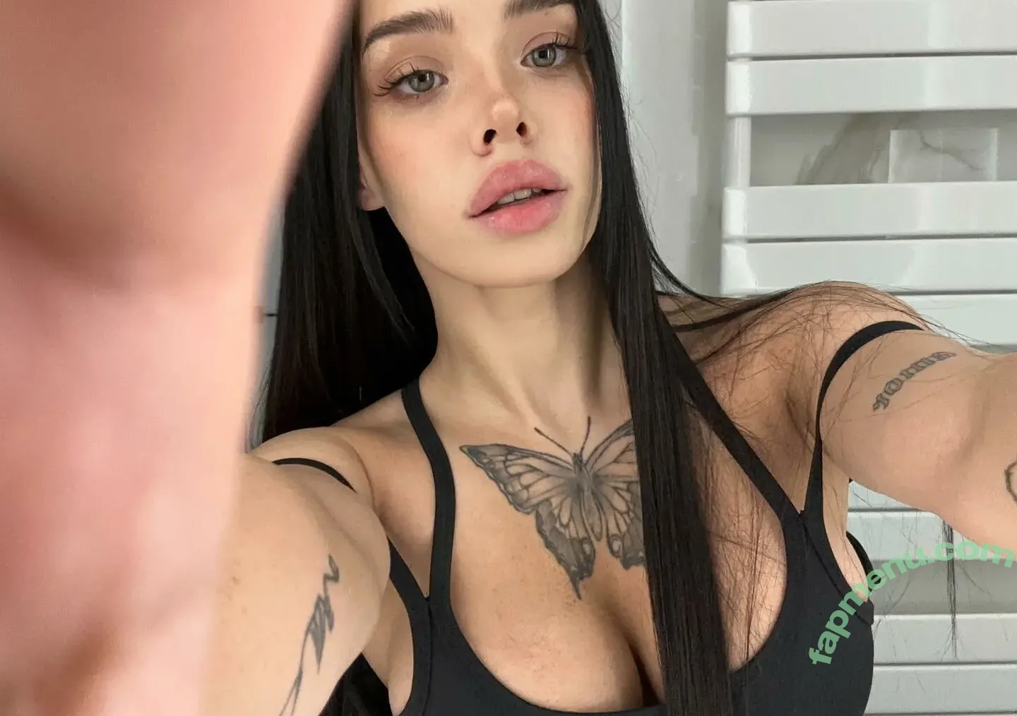 lyna_com nude photo #0139 (lyna_com2000 / lynatel)