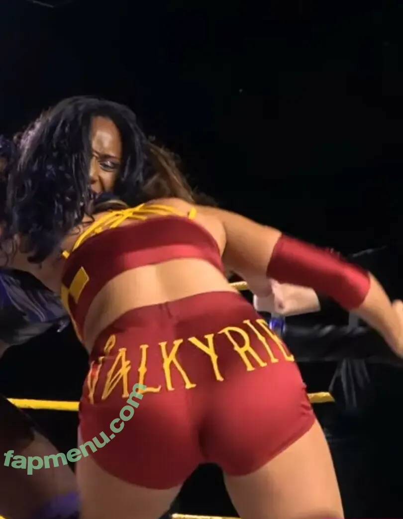Lyra Valkyria nude photo #0201 (WWE / real_valkyria)