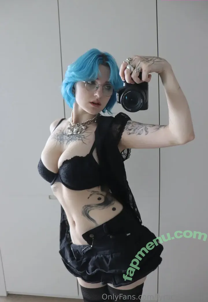 lyracr0w0 nude photo #0075 (lyracr0w0)