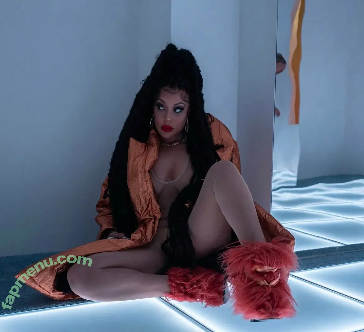 lyricaanderson nude photo #0019 (lyricaanderson)