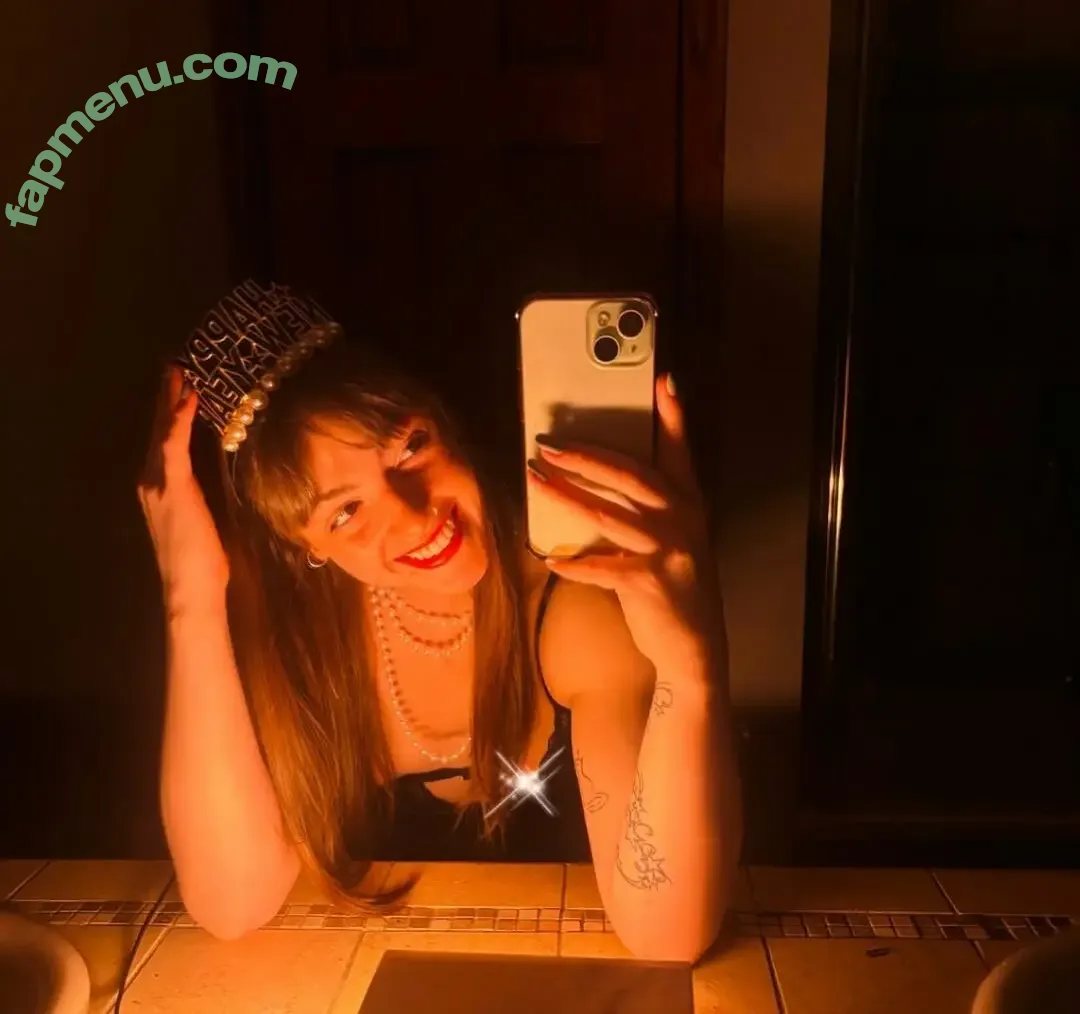 Lyss Jordan nude photo #0031 (lyssjordan / lyssjordans)