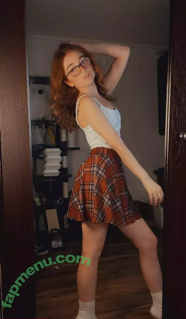 Lyssaurora nude photo #0194 (Lyssaurora)