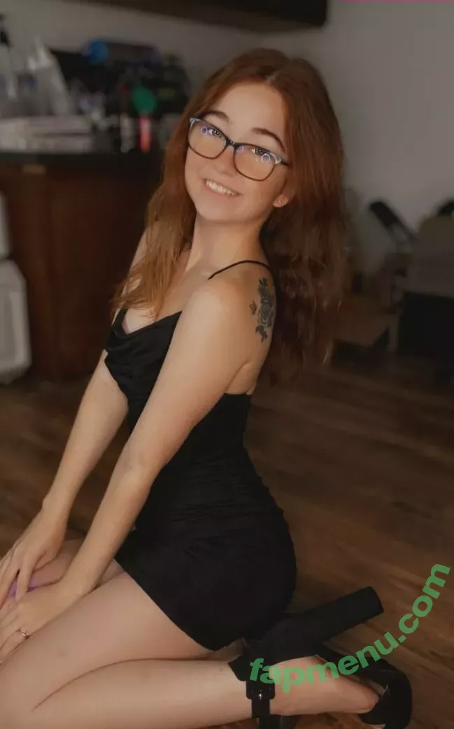 Lyssaurora nude photo #0332 (Lyssaurora)