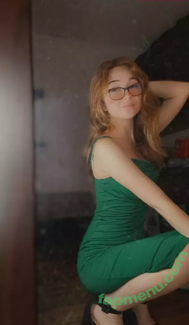 Lyssaurora nude photo #0411 (Lyssaurora)