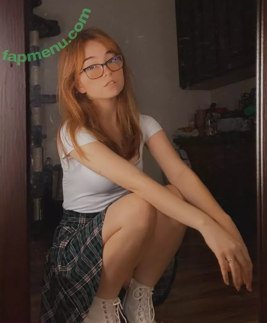 Lyssaurora nude photo #0425 (Lyssaurora)