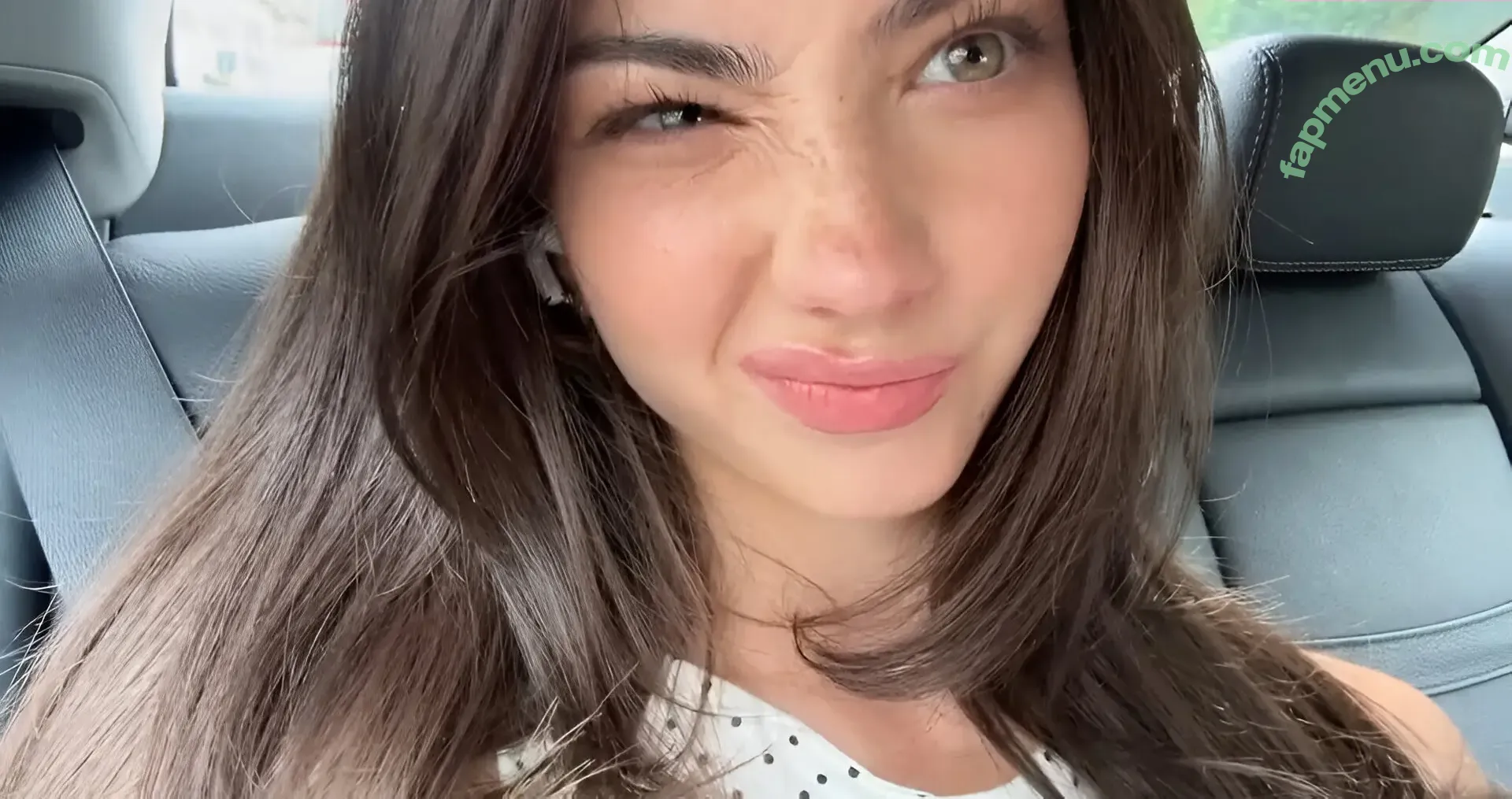 Lyzzahh nude photo #0051 (lizaseri / ugh_liza)